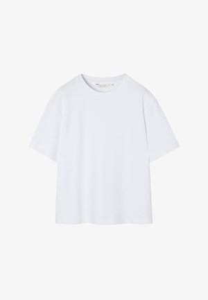 Jednoduché bílé tričko s krátkým rukávem a kulatým výstřihem, střední velikost, zobrazené na bílém pozadí.