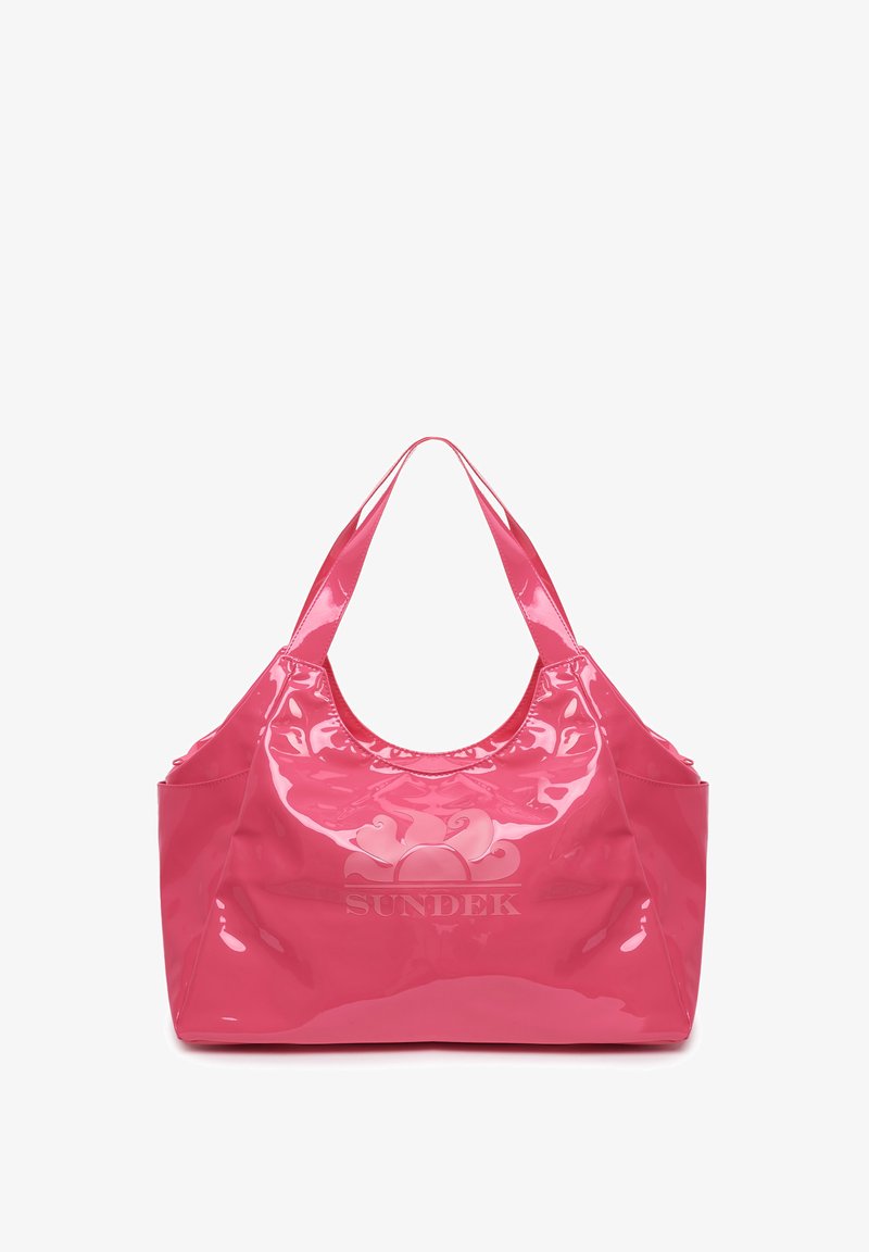 Borsa tote rosa lucida con una parte superiore arrotondata, doppi manici e un logo floreale. Texture liscia e design spazioso per un uso versatile.