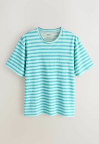 T-shirt à manches courtes avec col rond, rayé horizontalement en aqua et blanc, étiquette taille moyenne coupe régulière, posé à plat sur un fond clair.