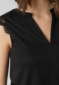 Vero Moda Triko s potiskem - black