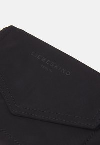 Liebeskind Berlin Bältesväska - black