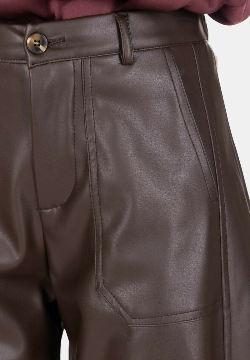 I modelli di pantaloni che indosseremo nel 2026