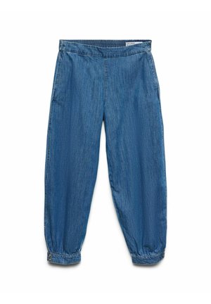 Pantalon jogger en denim bleu avec taille élastique et poignets boutonnés, posé à plat sur fond blanc.
