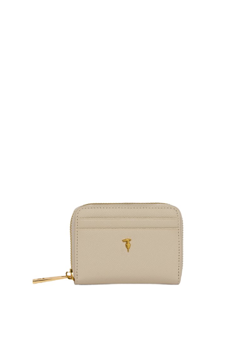 Portafoglio girozip in pelle beige testurizzata con zip dorata e piccolo emblema a forma di uccello dorato sulla tasca anteriore.