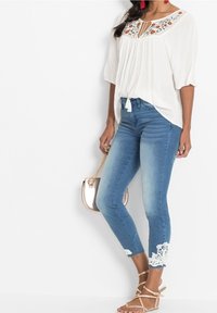 bonprix Blus - white