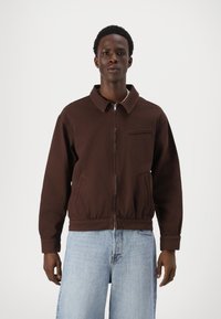 BDG Urban Outfitters - HARRINTON UNISEX - Sommerjakke - chocolate Miniatyrbilde 1