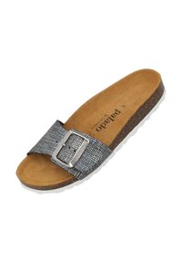 Slide sandalen met een zwart en zilver geblokt bandje, metalen gespsluiting, natuurlijke kurken voetbed en een witte rubberen zool. Flat design, zonder hak.