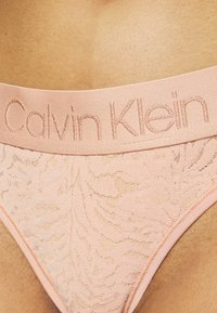 Calvin Klein Underwear THONG INTRINSIC - String - apricot