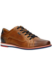 Braune Leder-Sneaker mit runder Zehenpartie, schwarzen Akzenten an der Ferse, blau-rot gestreifter Sohle und schwarzen Schnürsenkeln. Strukturiertes Seitenpaneel-Detail.