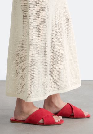 & OTHER STORIES, & OTHER STORIES CROSSOVER SANDALS - Šľapky - bright red