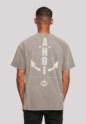 Gray cotton t-shirt with crew neck, featuring large white text "AHOI" and arrow graphics on the back, and small logo below the text.