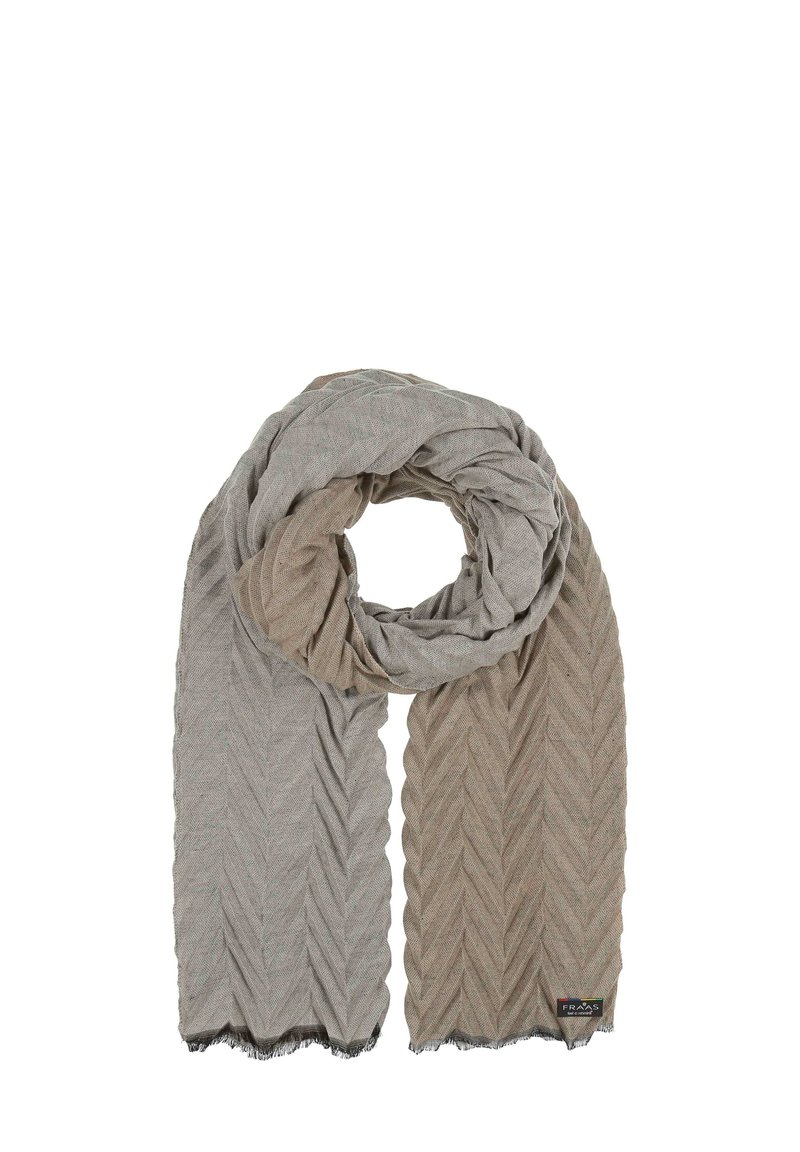 Bufanda de dos tonos con un patrón de espiga en gris claro y beige, fabricada con un tejido texturizado y con bordes deshilachados, que muestra una caída informal.