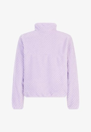 Chaqueta de forro polar texturizado en color lavanda con cuello alto y mangas largas, vista desde la parte de atrás.
