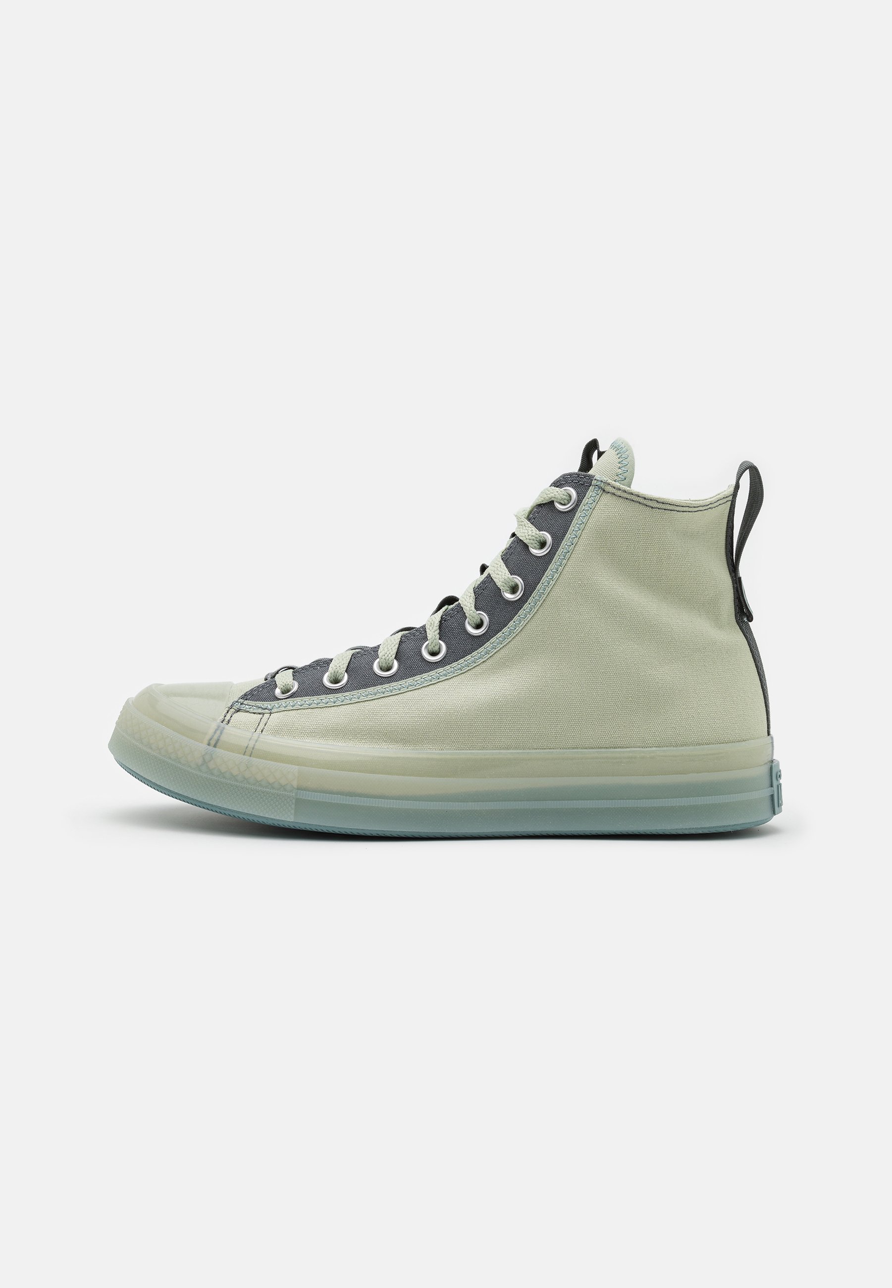 utility chuck taylor