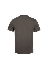 Camiseta de manga corta gris oscuro con cuello redondo. Textura suave, diseño simple, sin logotipos ni patrones visibles. Corte estándar.