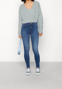 Even&Odd Sweter