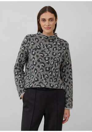 - Sweter