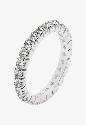 Bague en argent dotée d'une rangée continue de pierres précieuses rondes et transparentes. Le bandeau présente des sections texturées, à la fois lisses et légèrement striées.