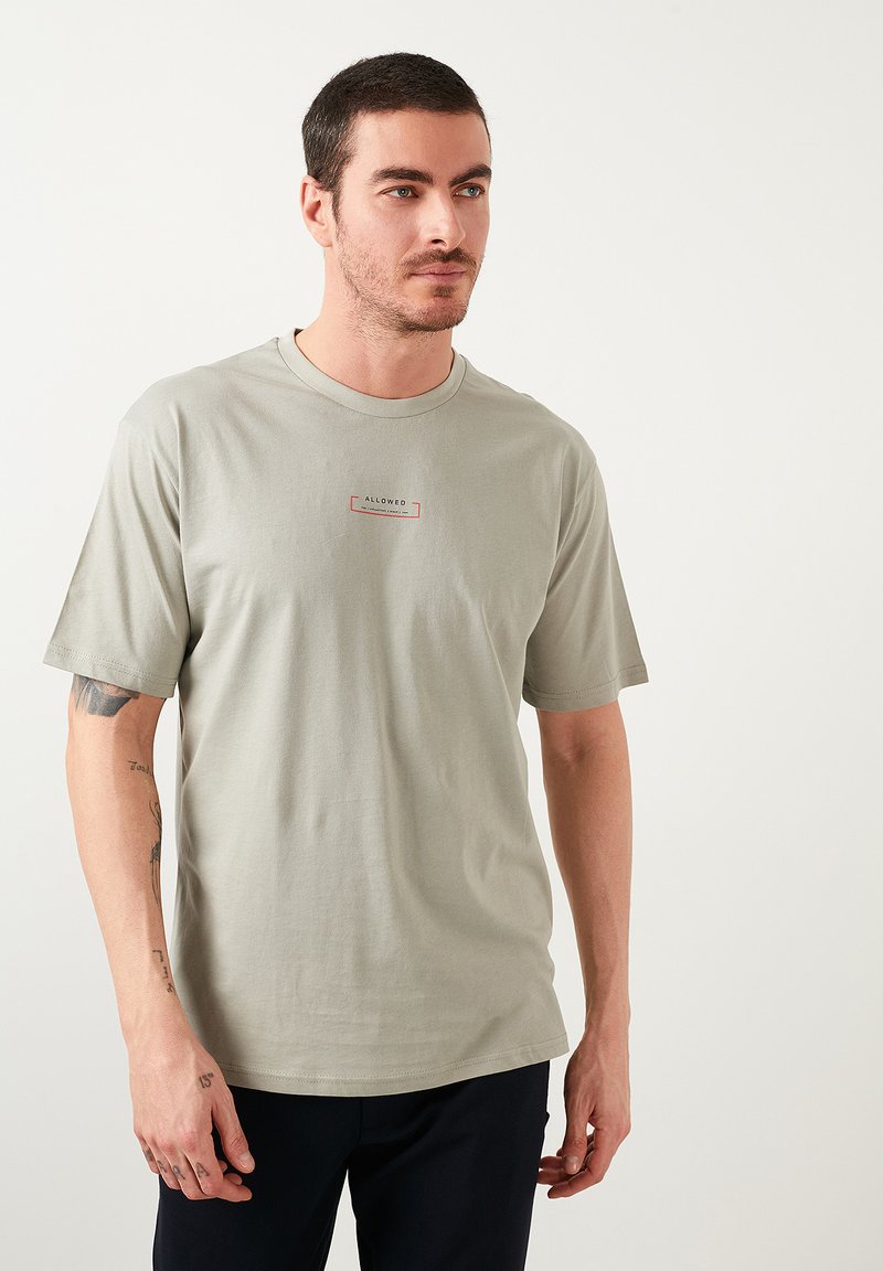 Herren T-Shirts basic | Buratti BURATTI T-Shirt basic almond green/grün - IC23807 Herren T-Shirts basic | Buratti BURATTI T-Shirt basic almond green/grün - IC23807
