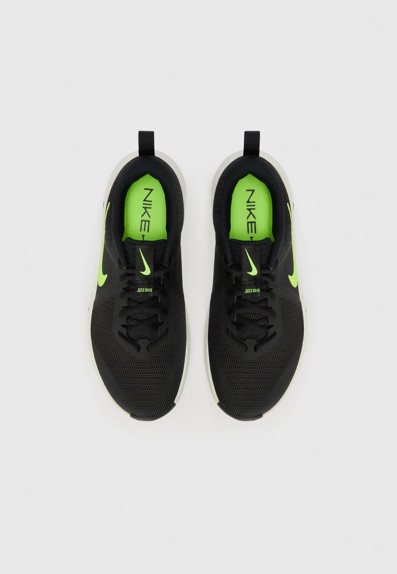 Nike Performance MC 3 - Sportovní boty - black/volt phantom