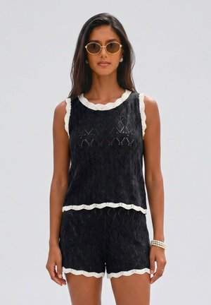 Cupshe, CROCHET LACE BEACH COVER UP ROMPER SET - Beach accessory - black