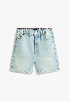 Lyseblå denimshorts med elastisk talje, frontknap, bæltestropper og fem lommer, inklusive lille logo på højre lomme.