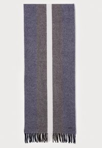 Wollen sjaal met donkerblauwe, grijze en witte strepen, voorzien van textuurpatronen en franjes aan de uiteinden voor extra detail.