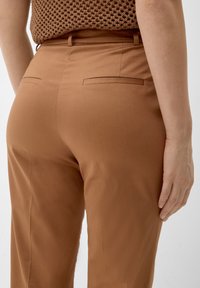 s.Oliver BLACK LABEL REGULAR MIT STRAIGHT LEG - Chinosy