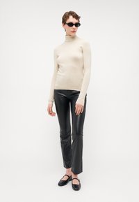 Vero Moda Tall VMHAPPINESS ROLLNECK  - Strikkegenser - oatmeal