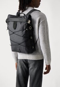 Rains - TRAIL ROLLTOP BACKPACK UNISEX - Tagesrucksack - black Thumbnail-Bild 1
