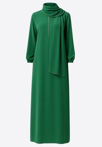 Zielona sukienka z długim rękawem wykonana z gładkiej tkaniny. Posiada wysoki kołnierz z drapowaną szarfą, elastyczne mankiety oraz subtelny złoty suwak.