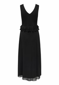 Robe maxi noire sans manches avec col en V et détail de volants superposés à la taille, jupe fluide et tissu léger.