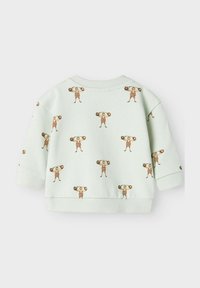 Sudadera de niño pequeño en verde claro con un patrón repetitivo de ilustraciones vintage de hombres fuertes levantando pesas.
