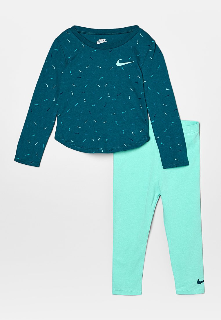 Nike Sportswear Longsleeve groen