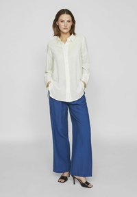 VILA LOOSE FIT - Overhemdblouse - egret