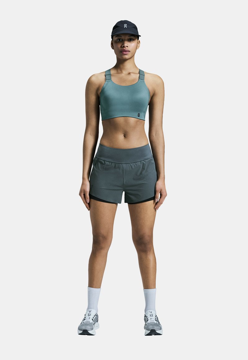 On RUNNING - Urheilushortsit - stone