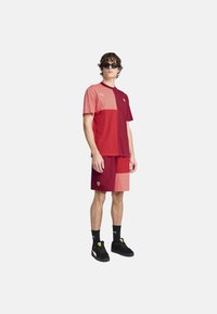 Puma SCUDERIA FERRARI RACE LIFESTYLE  - T-shirts print - rosso corsa