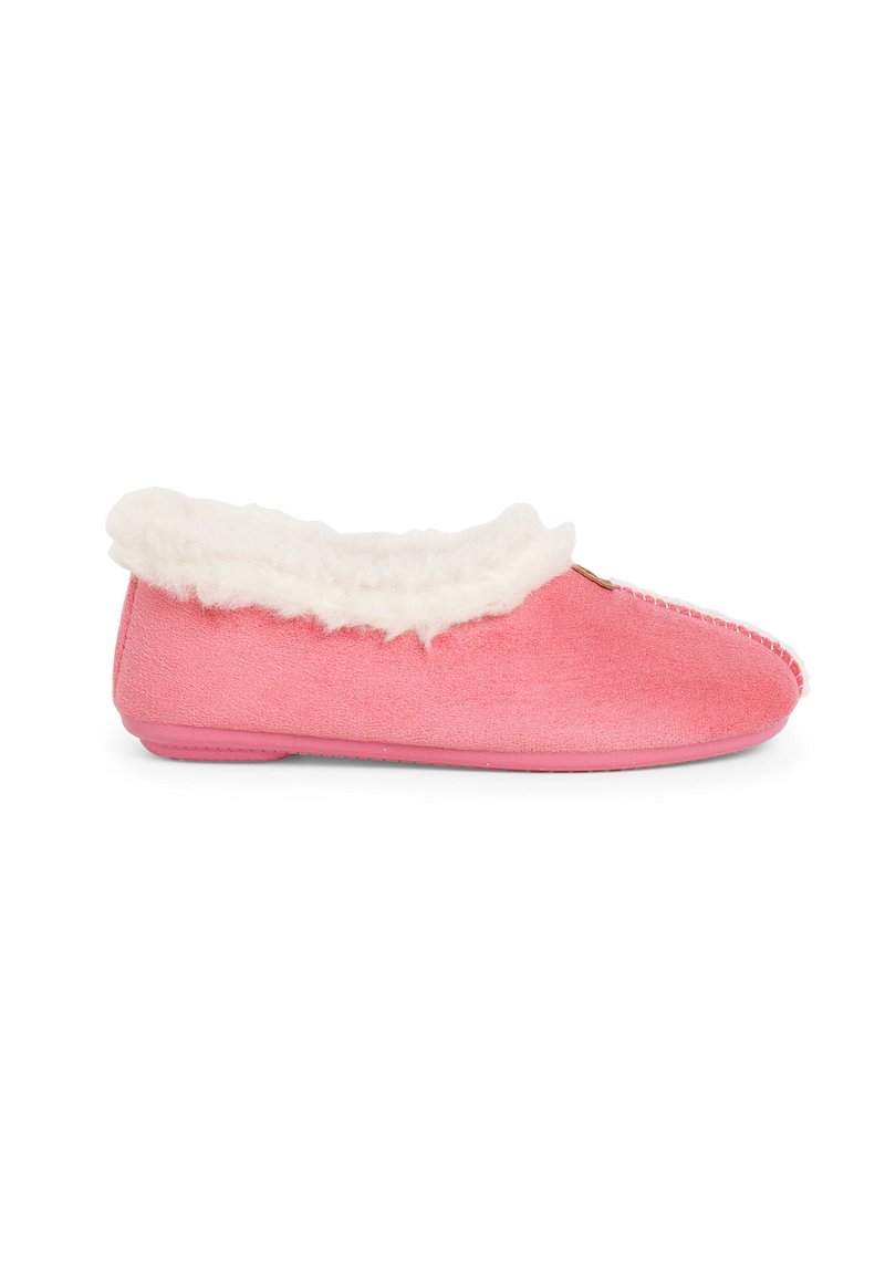 Chausson rose en tissu doux avec une doublure blanche duveteuse. Présente un bout arrondi et une semelle plate rose. Détail de couture simple à l'avant.