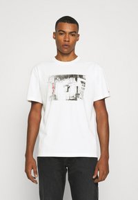 Pepe Jeans CROOKE - T-shirt estampada - white