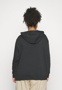 Thumbnail Image 3
