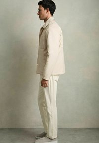 Reiss REGULAR FIT - HYDE PADDED TECHNICAL PRESS-STUD - Kerge jope - stone