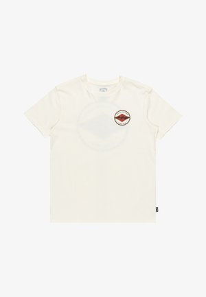 Cremfarbene Baumwoll-T-Shirt mit einem Front-Graphic, das ein rotes Berglogo und kreisförmigen Text zeigt, kurzen Ärmeln und einem klassischen Rundhalsausschnitt.