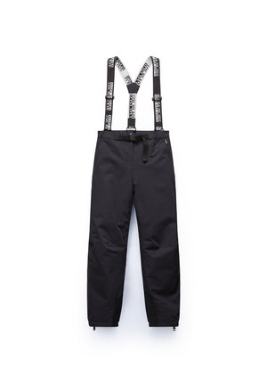 Zwarte waterdichte broek met verstelbare bretels met een logo-patroon. De tailleband is voorzien van een veilige riem en ritsen bij de enkels.