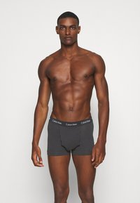 Calvin Klein Underwear TRUNK 3 PACK COTTON STRETCH - Cuecas boxer - black/void/red alert