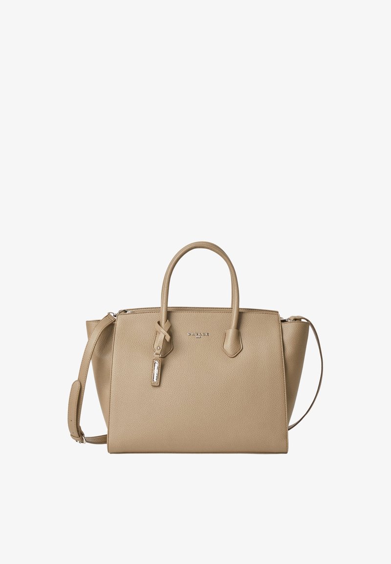 Borsa a mano in pelle beige con doppi manici, tracolla rimovibile e accessori in argento. Presenta un design minimalista e una superficie testurizzata.