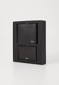 BOSS OUTLINE SET - Käyntikorttikotelo - black