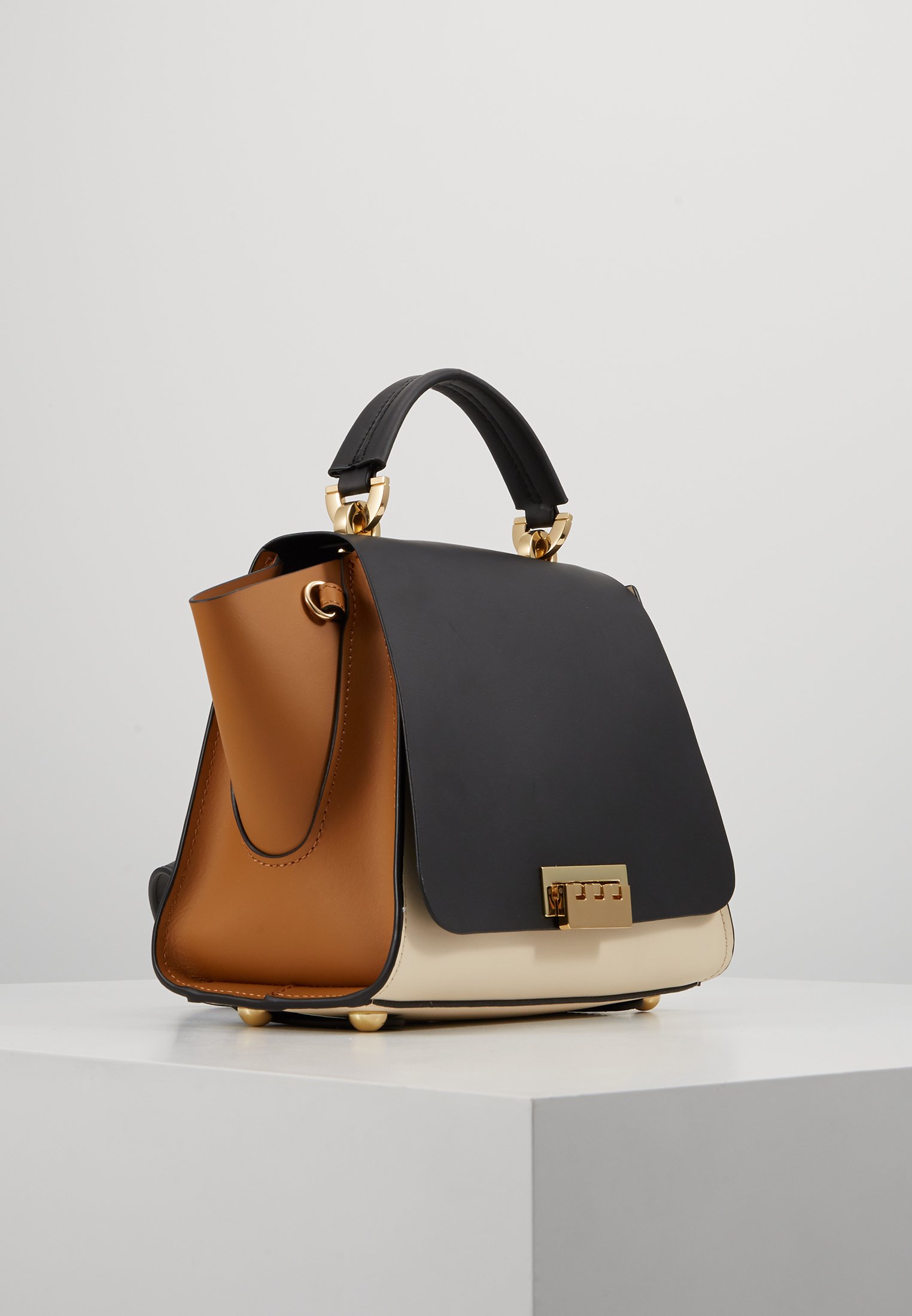 eartha iconic convertible backpack