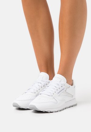 CLASSIC - Trainers - footwear white/pure grey/rhodonite