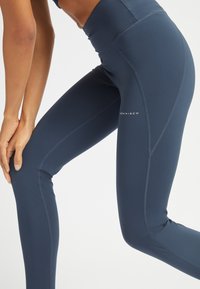 Röhnisch FLATTERING HIGH WAIST  - Leggings - space navy