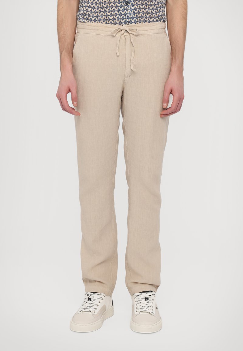120% Lino - MEN DRAWSTING PANT - Pantalon classique - sand, Agrandir